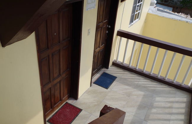 Tropicana Condominiums - Foto 13