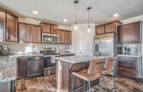 _Entire Home_Game Room_Basement_FirePit_ - Foto 15