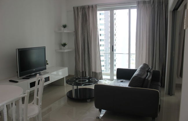 City Living with Panoramic Sea Views at Danga Bay - Foto 36