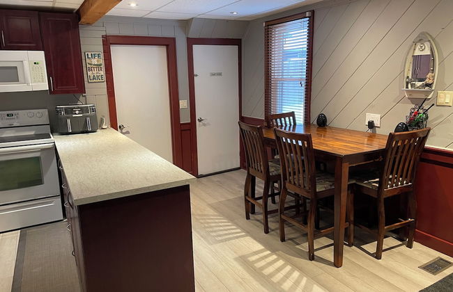 4 Bedroom Cottage On Manitoulin Island - Next to Sandy Beach! - Foto 18