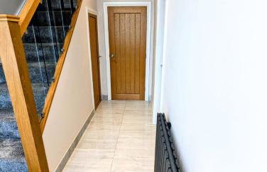 Recently renovated 4 bed home - Foto 10