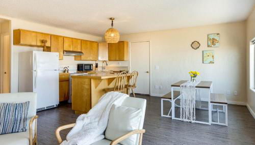 Ocean Front Duplex with Views! Dog Friendly -Surfside Cottage South - Photo 4