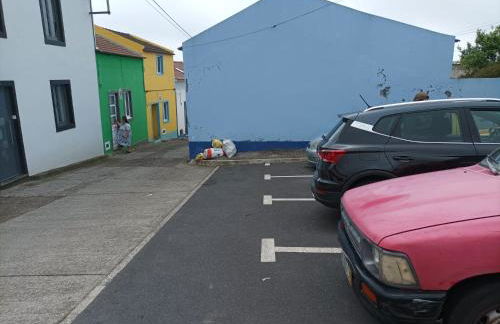 Blue And Gold Cozy Home - Photo 16