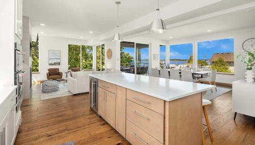 Luxury 6 BR Mansion w Water Views & Walk to Beach - Foto 2