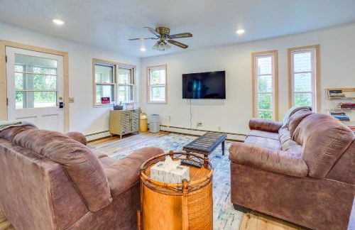 Waterfront Spirit Lake Vacation Rental with Dock! - Foto 4