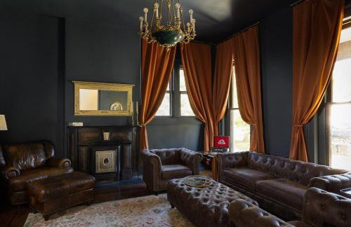 Blushing Pink Manor! Off Frankfort Ave! 8 BR! - Foto 15