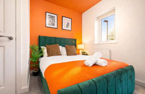 2 Bedroom House with 4 Beds, 3 Doubles & 1 Single - In Salford, 10 mins Uber from Manchester City Centre - Located in Salford close to Old Trafford, Manchester united, Trafford Park, Salford Quays & more! With Garden & Parking - By MAEVELA Manchester - Foto 8