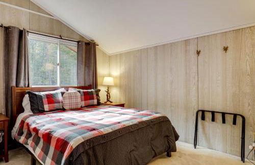 Lakeside Northwoods Retreat Dock, Deck, Fire Pit! - Foto 16