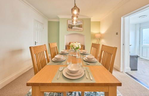 Cosy 2BR Cottage Steps to Town & Peak District - Photo 17