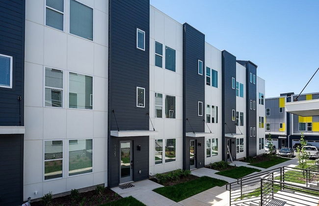 Spectacular Condo Rooftop Deck Great for Groups - Photo 24