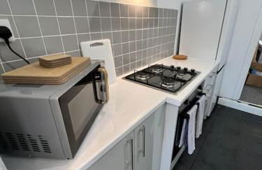 Live Like a Local in Barry, 4-Bed Home Near the Beach, Dog-Friendly, with all the Gavin & Stacey Charm! - Foto 3