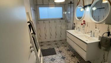 Apartment mit Naturblick in Stuttgart - Foto 5, Shower