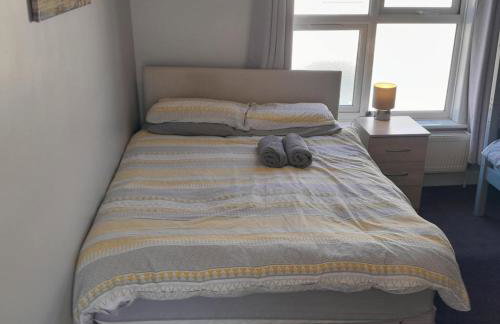 Springfield Gardens - 4 Bedroom House, 8 Beds, Close to J26 M1-A52 - Ilkeston - Long Eaton - Nottingham - Derbyshire - 400Mbs WiFi Free Parking! - Foto 5