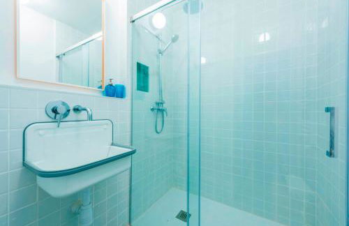 Be Mate Gran Vía Suites - Photo 68