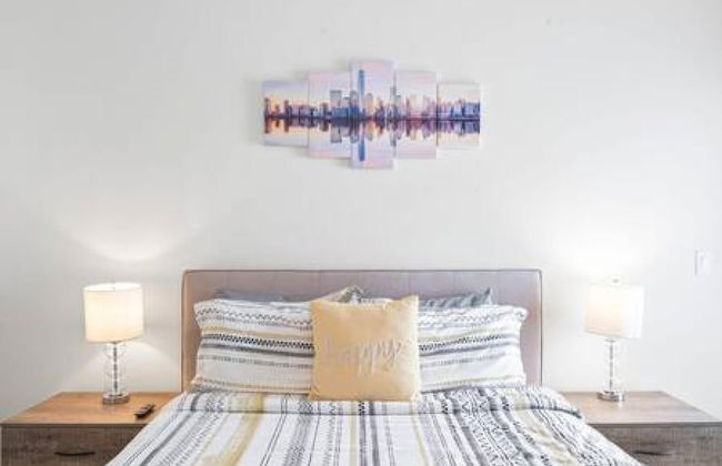 East Downtown 3BR Condo Free Parking Sleeps 7 - Foto 23