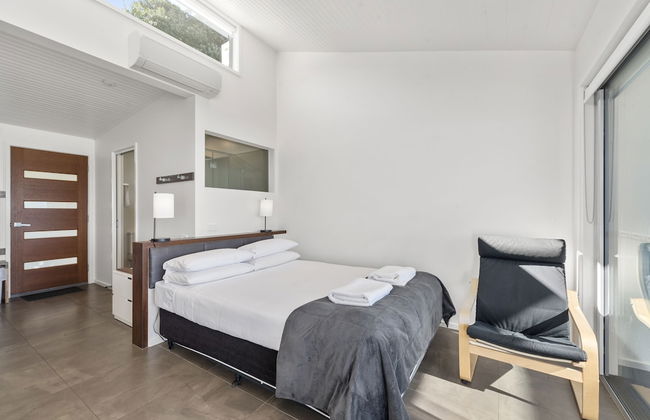 Seafarers Getaway - Photo 14