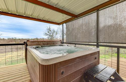 Hudson Oaks Country Creekside Home Hot Tub and Deck - Photo 1