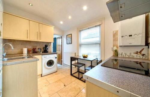 Stylish London Flat with Free Parking & Fast Transport to Central London - Foto 6