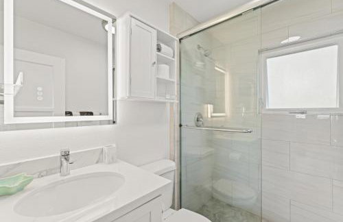 Penthouse Steps from Victoria Beach 180 degree ocean views - Foto 19