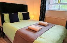 Spacious 5-Bedroom house close to station - Foto 11