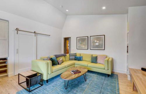 Fireplace and Deck Modern Cabin in Grand Lake! - Foto 5