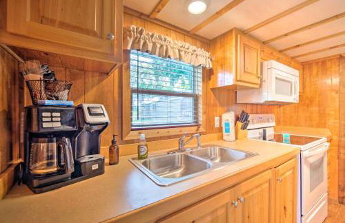 Welcoming Home Unit 6, On-Site River Access! - Foto 8