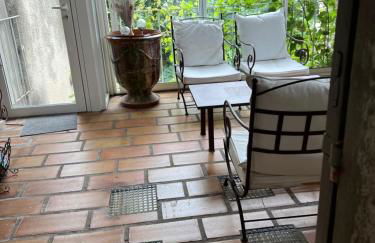 La maison sur la place dans Aigues Mortes - Foto 15