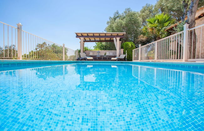 Sa Font in Petra With 3 Bedrooms and 2 Bathrooms - Photo 2