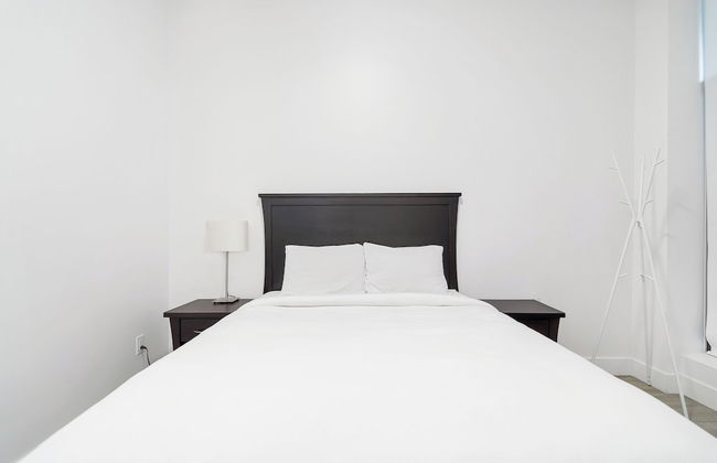 Charming 1BR Lakeside - Photo 4