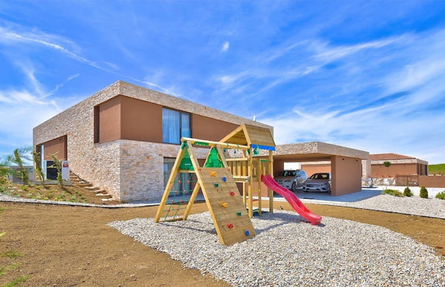 Enticing Holiday Home in Brtonigla with Hot Tub - Photo 26