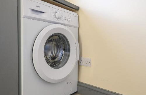 Lower Wortley 3 - Couples Haven with a Shared Kitchen - Pass the Keys - Photo 19