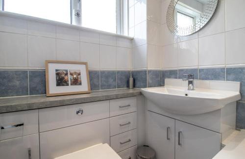 Renfrew Town Centre Easy Link to Glasgow City - Pass the Keys - Foto 39