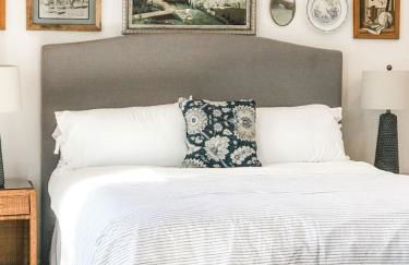 Charming Cottage w KING Bed 1m To Downtown - Foto 22