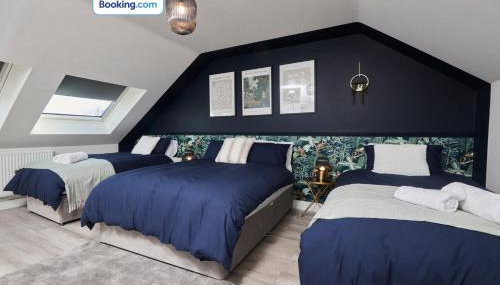 Spacious 4BDR House By Homebird Property Management Short Lets & Serviced Accommodation Leeds With Private Parking & Garden - Foto 3