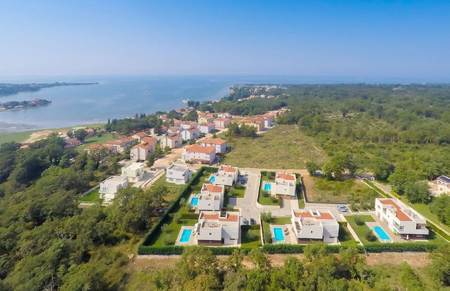 Villa in Novigrad With Pool & Rooftop Terrace - Foto 20