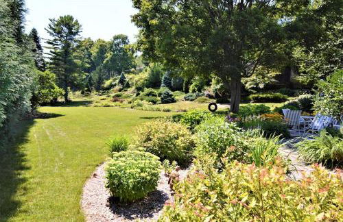 Carraig Mor Cottage - Beautiful House, Amazing Garden, Downtown Baileys Harbor - Foto 30