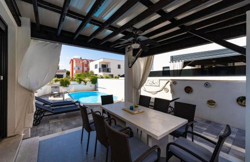 Villa Essenza Mare in Vodice with private pool & pet friendly - only 650 meters from the beach - Photo 4