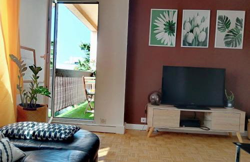 GRAND PARIS, private parking, balcony and metro, 24 hours self checking - Foto 2