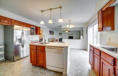 Fireside Gatherings Pet-Friendly Apollo Home - Photo 7