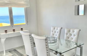 BEACHFRONT APARTMENT In LA CALA DE MIJAS - Photo 22