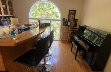 Big Bright Burlingame Hills Bay View Home - Foto 5