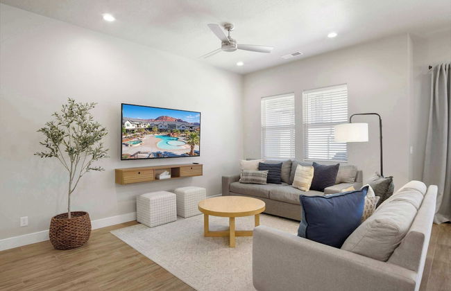 Coral Paradise Community Pool - Photo 15