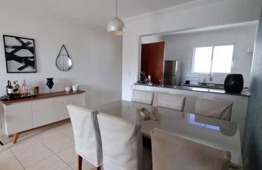 LINDO APARTAMENTO EM UBATUBA NA PRAIA DO ITAGUA, SAUNA, PISCINA, WI-FI, AR CONDICIONADO, 2 VAGAS DE ESTACIONAMENTO e BELA VISTA DA SACADA - Foto 3