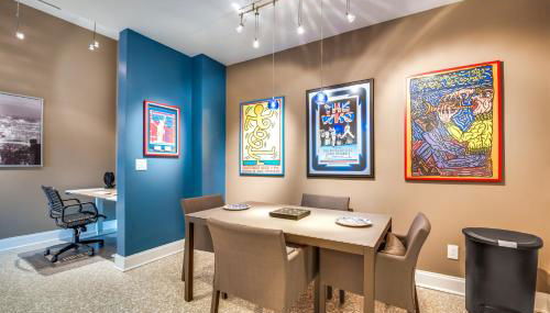 Modern Retreat with River View in Roswell! - Foto 3