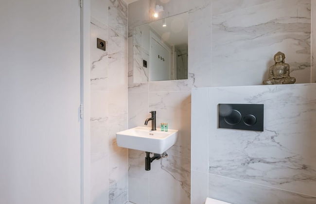 Charming House in the City of Antwerp With Parking - Foto 60