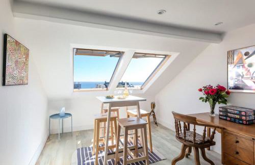 Rooftop Hideaway -Central Coastal Flat - Sea Views - Photo 17