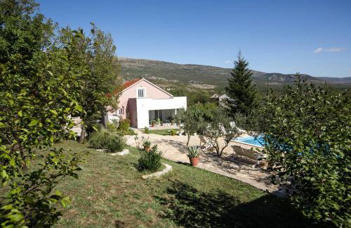 Three-Bedroom Holiday Home in Dabar - Foto 2