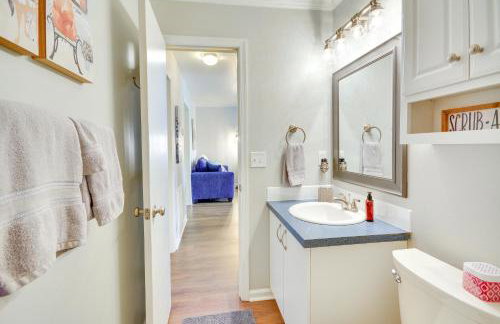 Ideally Located High Point Condo with Patio! - Foto 7