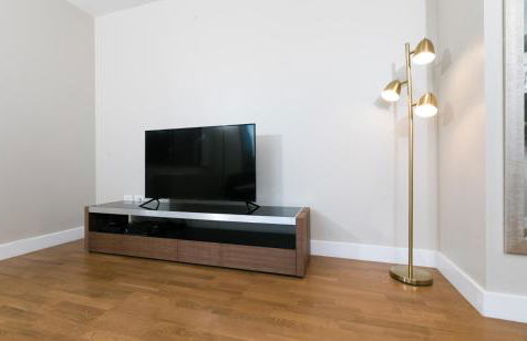 Finest Luxury 1 Bedroom Apartment - Photo 4