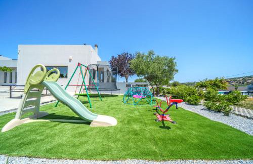 Nostra Terra Villa, 2-acre Secluded Nature Escape with Heated Pool, By ThinkVilla - Foto 23